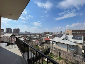 Front of property - Kenut Hostel (Yerevan)