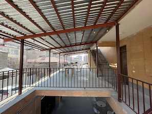 Terrace/patio - Kenut Hostel (Yerevan)