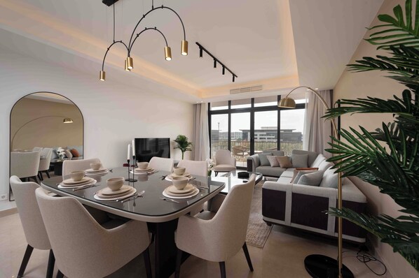 55-inch Smart TV with satellite channels - BIRD NEST at Cairo Festival City (New Cairo)