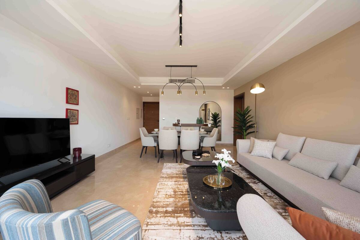 55-Zoll-Smart-TV mit Satellitenempfang