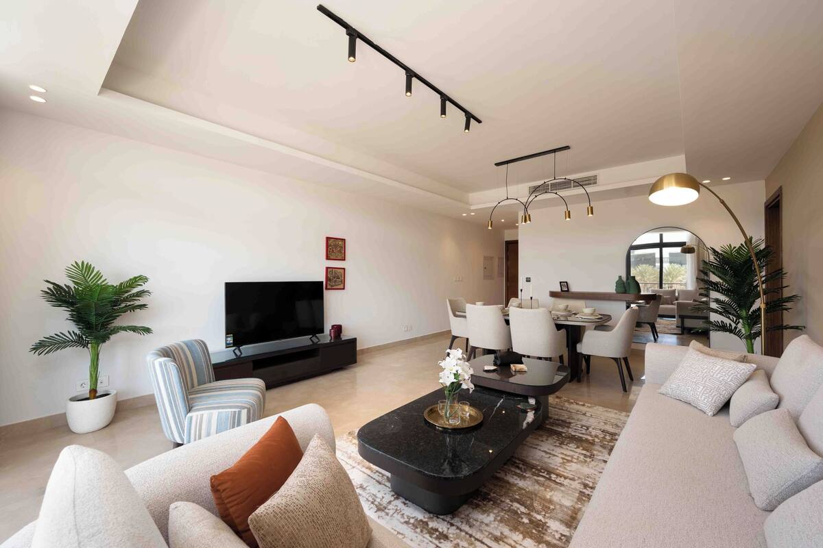 55-Zoll-Smart-TV mit Satellitenempfang