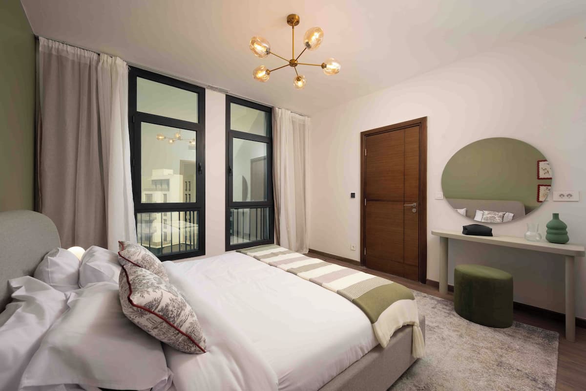 55-inch Smart TV with satellite channels