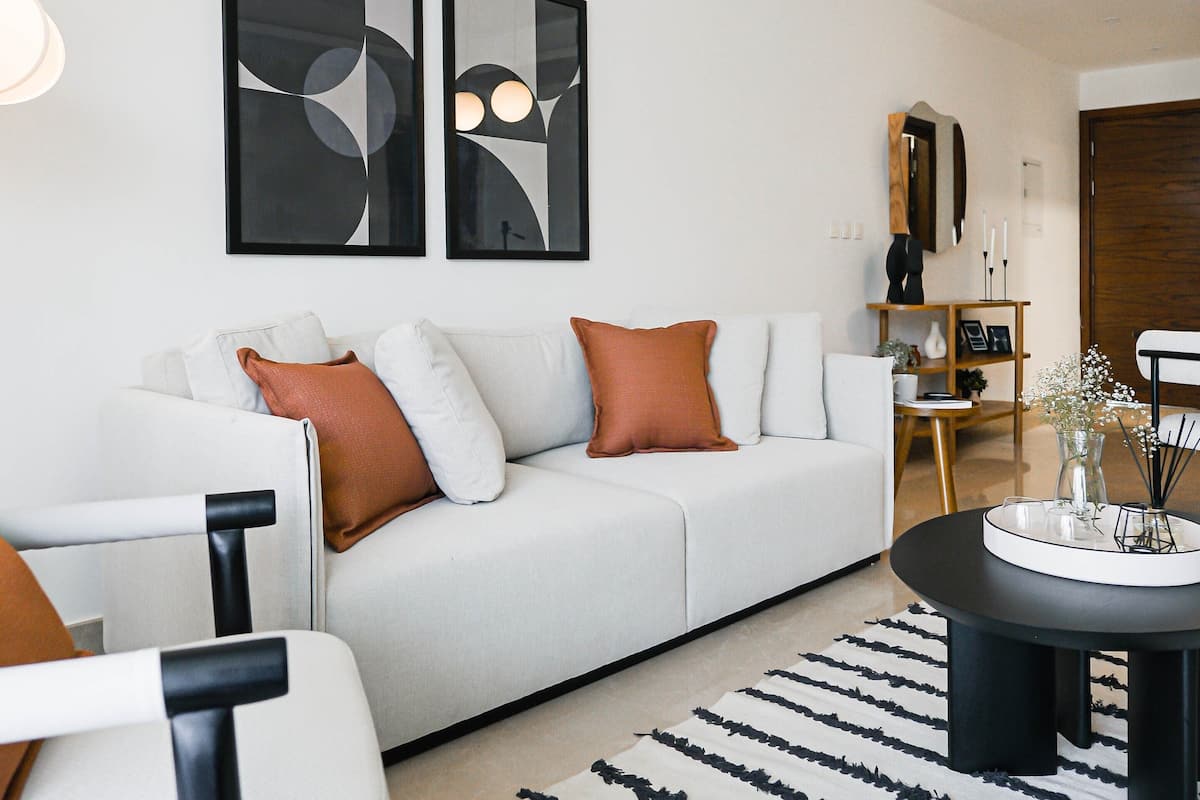 Panoramic Apartment, Garden View | Living room | 55-inch Smart TV with satellite channels