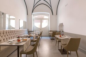 Daily buffet breakfast (EUR 7.5 per person) - Palazzo Fasti (Casarano)