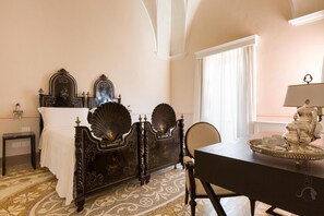 Deluxe Suite | Desk, soundproofing, free WiFi, bed sheets