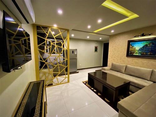 101 - Experience Luxury Living with Modern Amenities