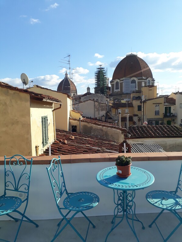 Outdoor dining - Central Luxury Suite & Top Roof Terrace (Firenze)