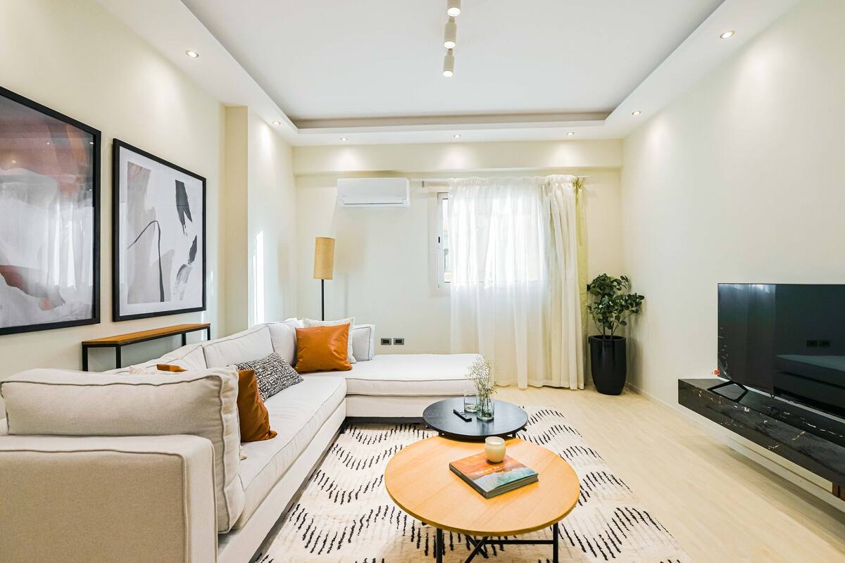 Apartment, 1 Bedroom | Living area | 43-inch LCD TV with satellite channels