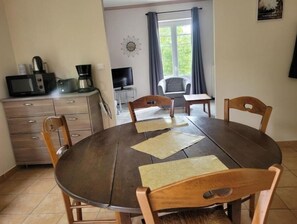 Dining - Gîte Le Cèdre Bleu (Saint-Lattier)