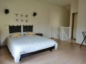 1 bedroom, WiFi, bed sheets - Gîte Le Cèdre Bleu (Saint-Lattier)