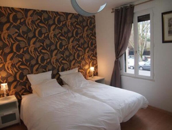 1 bedroom, iron/ironing board, travel cot, free WiFi - Gîte Dans le Centre Ville d Amiens - L'escale 80 (Amiens)