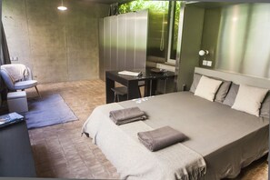 1 Schlafzimmer, Schreibtisch, Reisekinderbett, WLAN