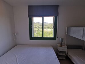 2 bedrooms