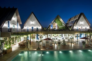 Outdoor pool - Woods The Clubhouse - Mangalyam Meadows (Valsad)