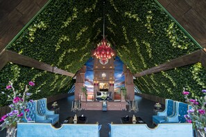 Bar-salon dans le hall