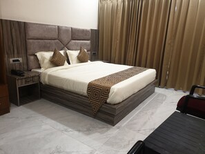 Decoració individual, escriptori i habitacions insonoritzades 