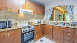 Elite Apartment | Private kitchen - SuperHost - Tranquil Oasis in the Heart of Dubai Lakepoint N2 (Dubai)