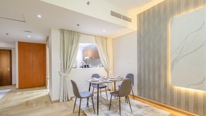 Elite Apartment | Dining room - SuperHost - Tranquil Oasis in the Heart of Dubai Lakepoint N2 (Dubai)