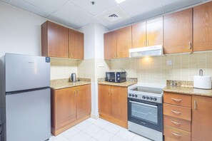 Private kitchen - SuperHost - Tranquil Oasis in the Heart of Dubai Lakepoint N2 (Dubai)