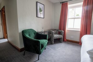 Kamar Double atau Twin | Wi-Fi gratis dan seprai linen