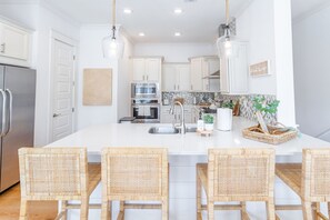 Fridge, microwave, oven, stovetop - Playa De Bonita by Stay on 30a (Inlet Beach)