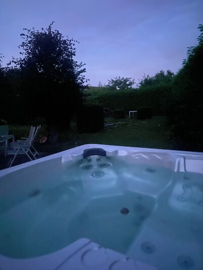 Cozy Family Villa with bathtub nearby Amsterdam, 5 rooms big garden 12p