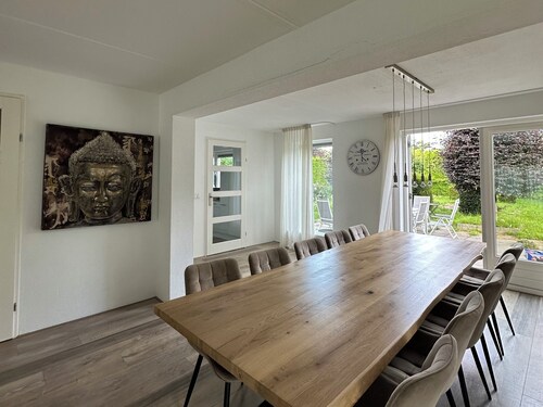 Cozy Family Villa with bathtub nearby Amsterdam, 5 rooms big garden 12p