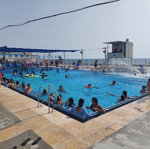 Piscina externa sazonal