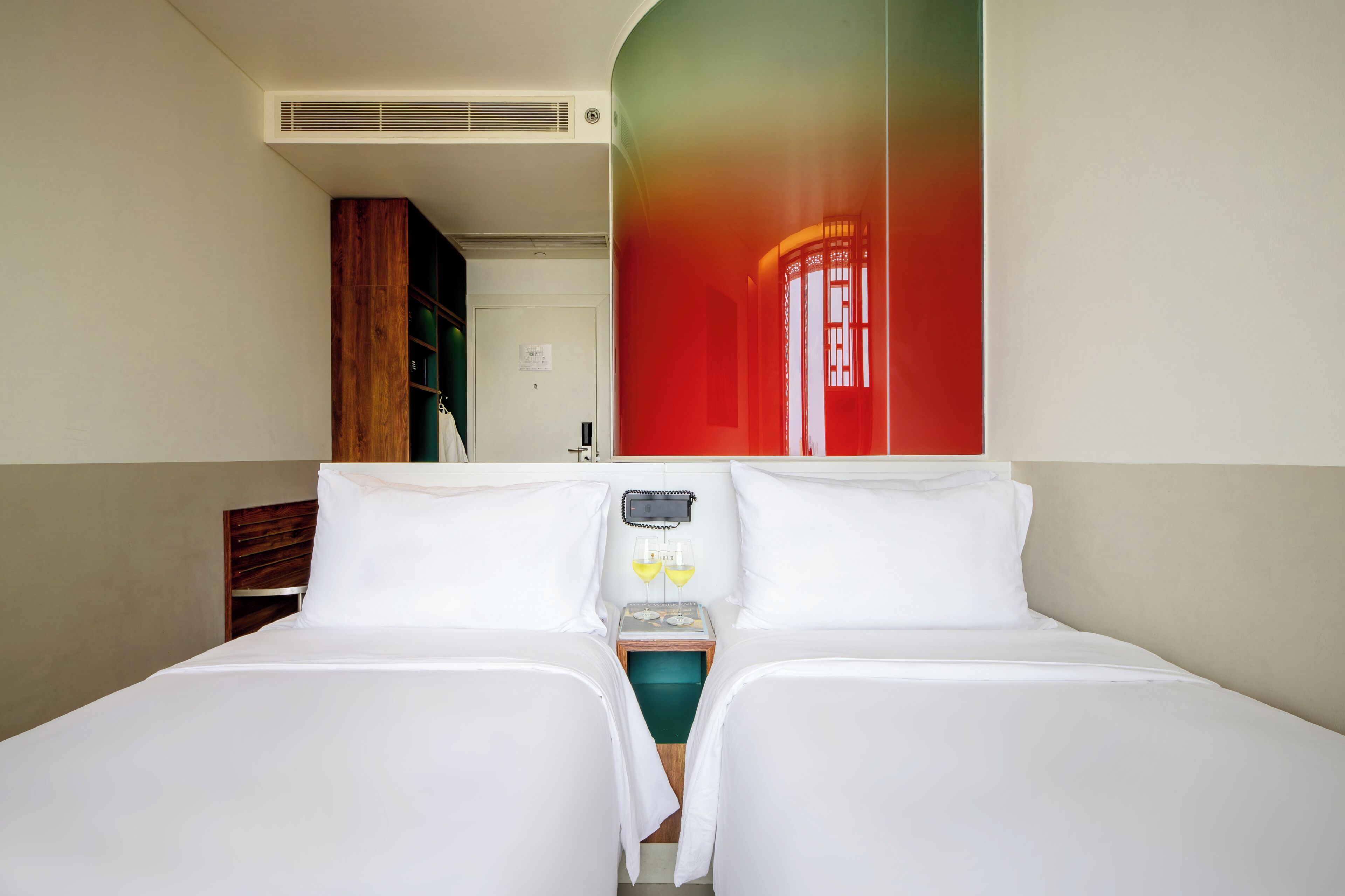 Room, 2 Single Beds, City View