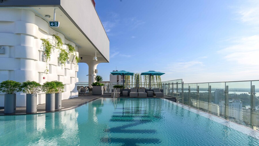 Wink Hotel Can Tho Ninh Kieu Wharf - 24hrs Stay & Rooftop Pool Bar