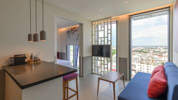 Suite, 1 kingsize bed, uitzicht op stad | Luxe beddengoed, donzen dekbedden, bedden met traagschuimmatras