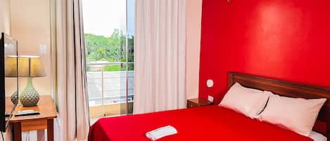 20 habitaciones, tabla de planchar con plancha, wifi y ropa de cama