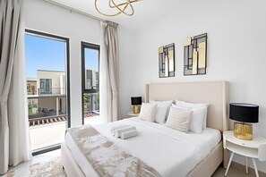4 chambres, coffre-fort, fer et planche à repasser