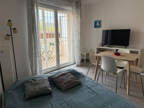 Room - Calm studio with terrace and parking 5 min from beach (Banyuls-sur-Mer)