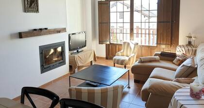 Duplex lumineux 3 chambres avec parc et proche golf Ă  Jaca