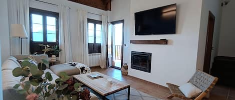 Fernseher, Kamin