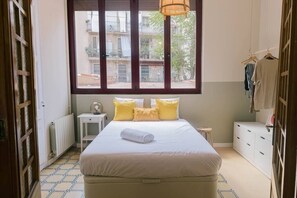 3 slaapkamers, een strijkplank/strijkijzer, wifi, beddengoed