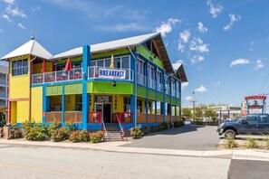 المنشأة من الخارج