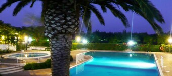 Seaside bungalow with pool, parking and pets allowed in Miami Platja