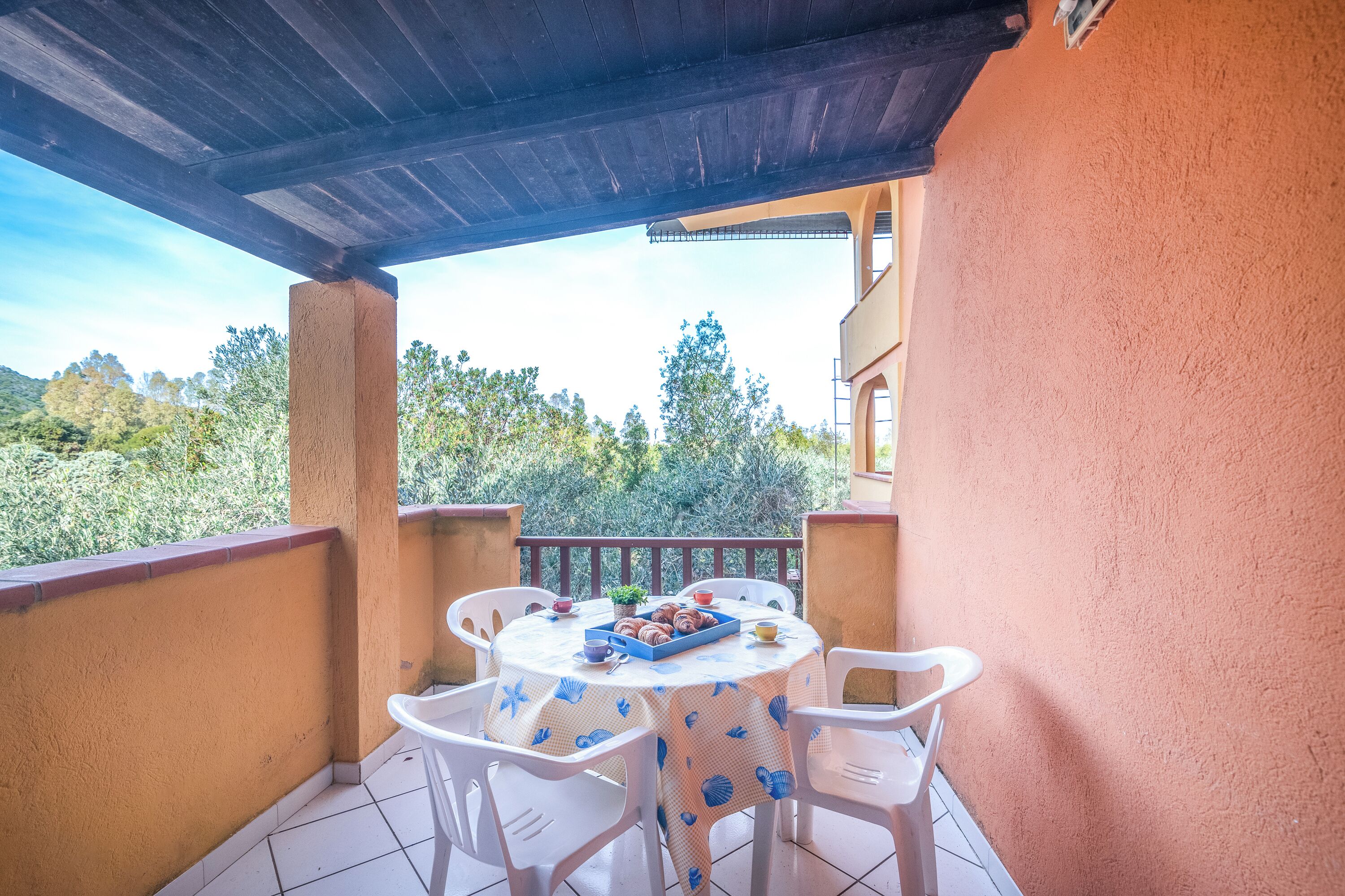 屋外ダイニングエリア