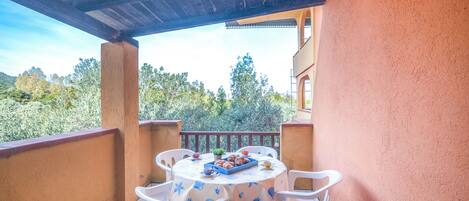 屋外ダイニングエリア