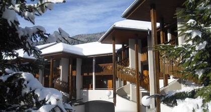 Charming Apartment in Les Gets Center, 150m from Chavannes Slopes