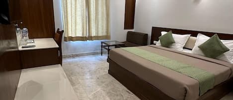 Deluxe-Doppelzimmer | Schreibtisch, Bettwäsche