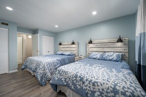 1 dormitorio, tabla de planchar con plancha, Internet