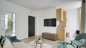 TV - 154 Suite Phil - Superb apartment in Paris (Paris)