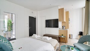 1 bedroom, iron/ironing board, WiFi, bed sheets - 154 Suite Phil - Superb apartment in Paris (Paris)