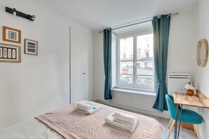 3 habitaciones, escritorio, tabla de planchar con plancha y wifi 