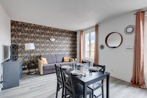 TV - 809 Suite Fantastic - Superb apartment (Bagnolet)