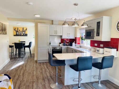 Brand new 2 Bedroom Home Overlooking Kenmare Bay Estuary