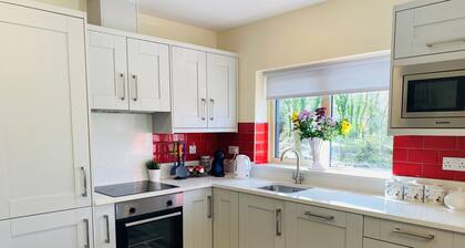 Brand new 2 Bedroom Home Overlooking Kenmare Bay Estuary